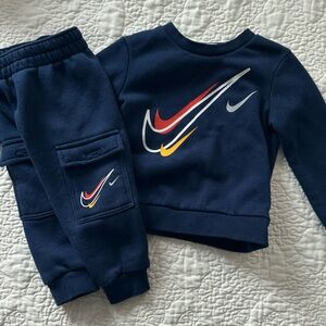 Nike Kids Navy Sweatpants and Sweatshirt Set